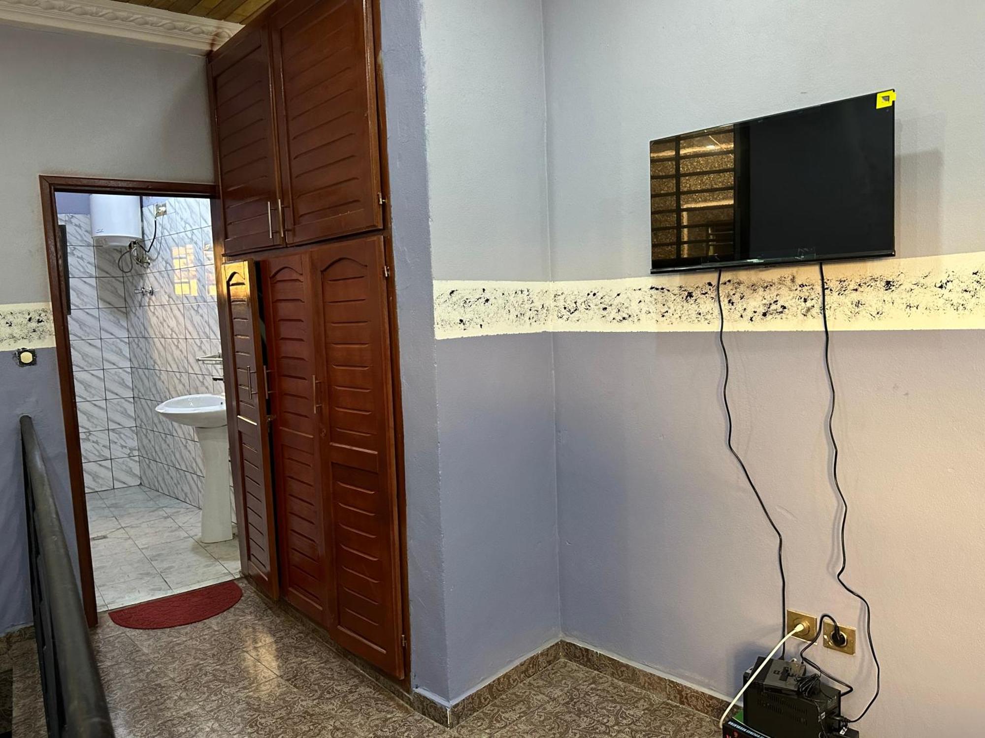 Residence Timo Yaoundé Esterno foto